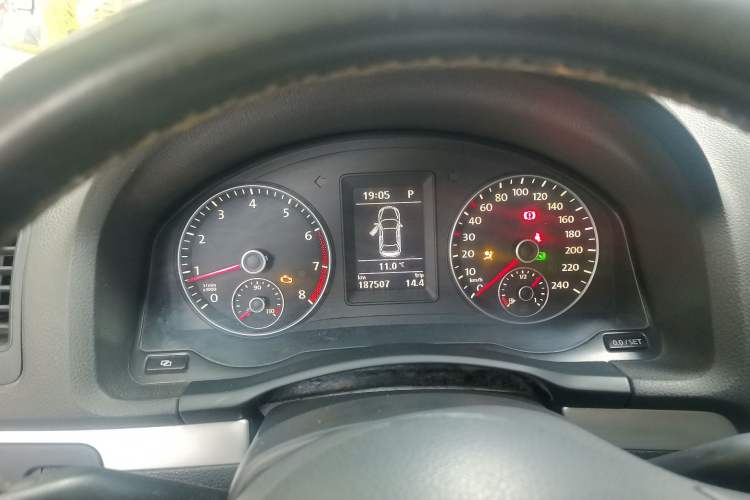 Used Volkswagen Sagitar 2011 1.4 TSI Automatic Luxury Edition
