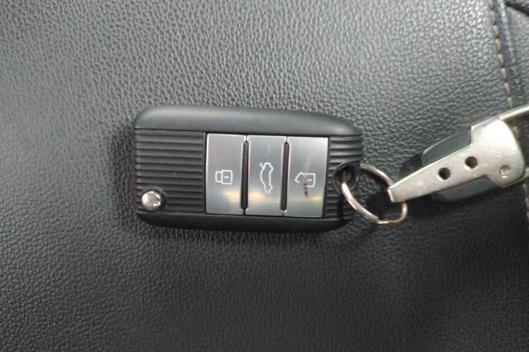 Used Roewe i6 2020 PLUS 1.6L CVT 4G Connected Glory Flagship Edition