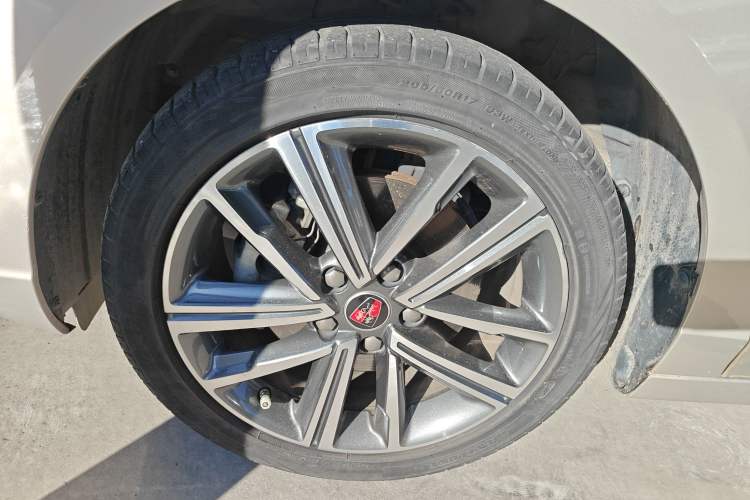 Used Roewe i5 2019 20T Automatic Intelligent Connectivity Super-Power Supreme Edition