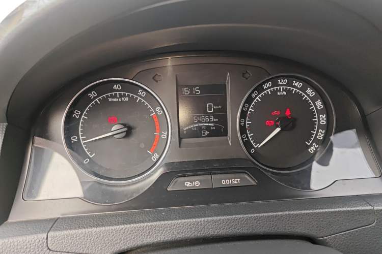 Used Skoda Rapid Spaceback 2016 Revised Version 1.4L Manual Front-Drive Edition