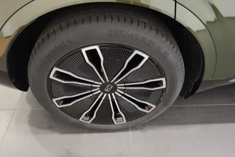 Used Avatr 07 2024 Ultra Range-Extended Four-Wheel Drive Exterior 5