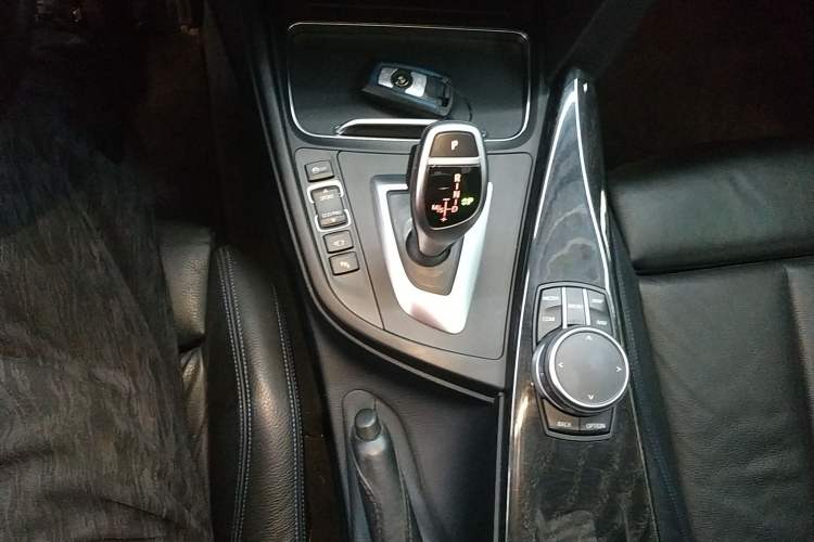 Used BMW 4 Series 2019 430i Gran Coupe M Sport Night Edition Gear Lever