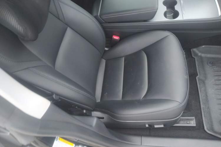 Used Tesla Model 3 2022 Rear-Wheel-Drive Version Right Front Seat