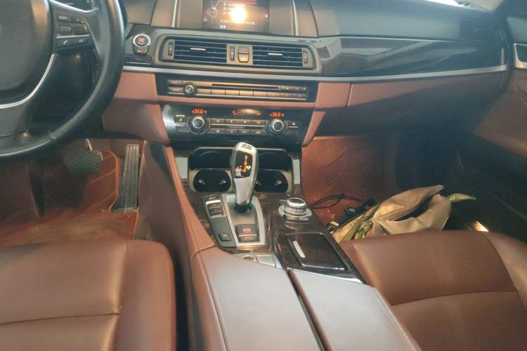 Used BMW 5 Series 2017 525Li Leading Model
