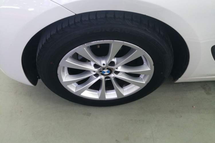 Used BMW 3 Series GT 2014 320i Leading Model
