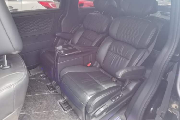 Used Honda Elysion 2024 2.0L eHEV Luxury Edition