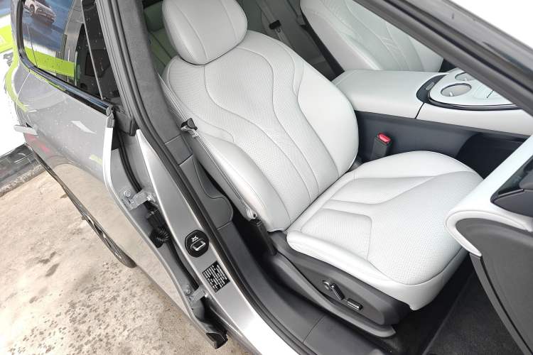 Used XPeng G7 2026 Model, Range-Extended 1704 Max Flagship Edition Right Front Seat