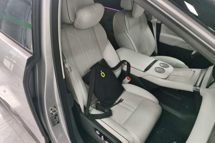 Used XPeng X9 2025 702 Four-Wheel Drive High-Performance Max
