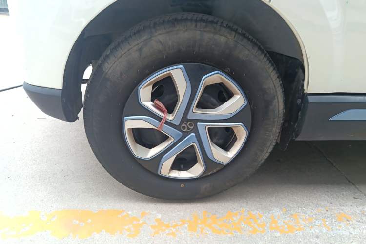 Used BAIC Changhe EV5 2019 270KM range version Left Front Wheel Hub