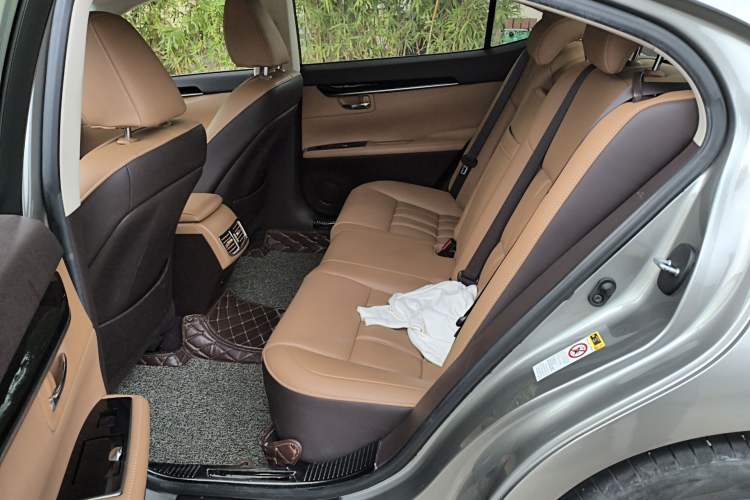 Used Lexus ES 2017 200 30th Anniversary Edition
