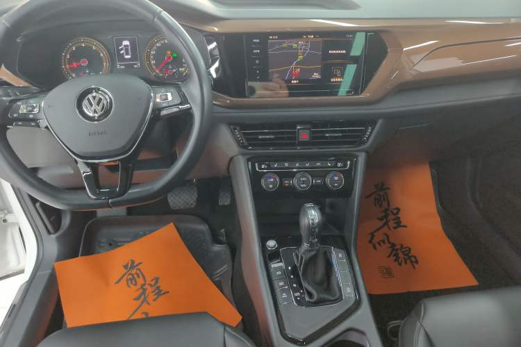 Used Volkswagen Tharu 2020 280TSI Two-Wheel Drive Luxury Plus Version China VI Standard Audio And AC Panel