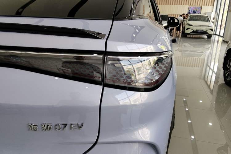 Used BYD Sealion 07 EV 2024 610 Zhihang Edition Right Rear Taillight