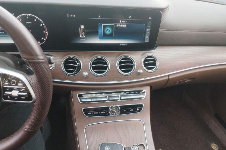 Used Mercedes-Benz E-Class 2020 Facelift E 300 L Stylish Edition Audio And AC Panel