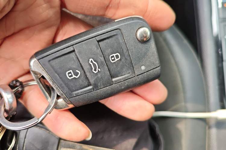 Used Volkswagen Tiguan L 2020 330TSI Automatic Two-Wheel Drive Panoramic Comfort Edition China VI Standard Vehicle Key