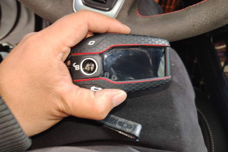 Used Jaguar F-PACE 2018 2.0T All-Wheel Drive R-Sport Sport Edition Vehicle Key