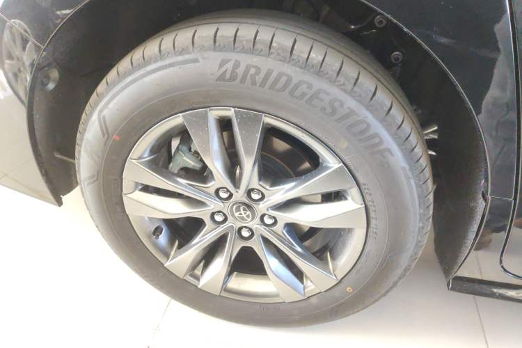 Used Toyota Sienna 2026 Model 2.5L Dual-Engine Two-Wheel-Drive Comfort Edition