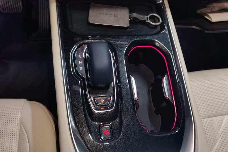 Used Zeekr 009 2024 7-Seater Aisle Version 108 kWh Gear Lever