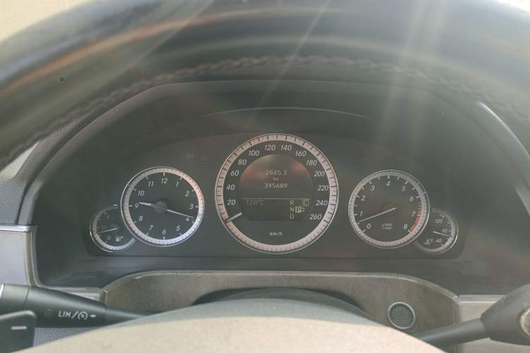 Used Mercedes-Benz E-Class 2009 E 300 Elegant Model
