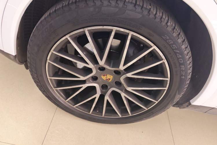 Used Porsche Cayenne 2019 Cayenne 3.0T Left Front Wheel Hub