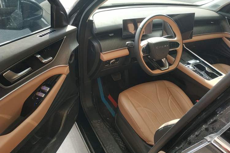 Used Chery Tiggo 8 L 2024 2.0T Two-Wheel Drive Luxury Edition 5 Seats