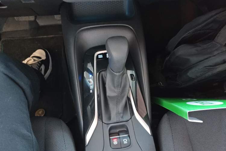 Used Toyota Levin 2021 Dual-Motor 1.8H E-CVT Progressive Edition Gear Lever