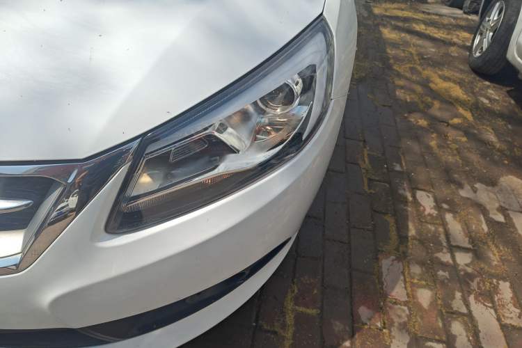 Used Chery Arrizo 7 2015 1.6L Manual ZhiShang Edition
