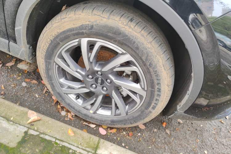 Used Lincoln Corsair 2023 2.0T Two-Wheel Drive Luxury Edition Right Front Wheel Hub