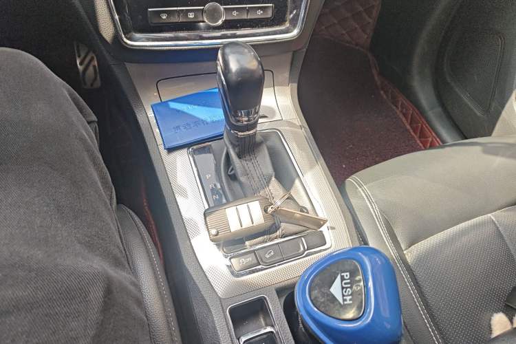 Used Roewe RX5 2016 20T Two-Wheel Drive Automatic Internet Smart Edition