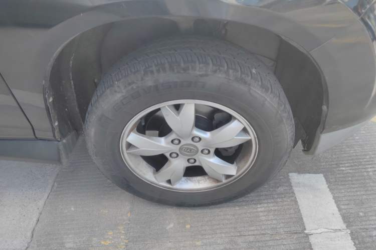 Used BYD S6 2012 2.0L Manual Luxury Version