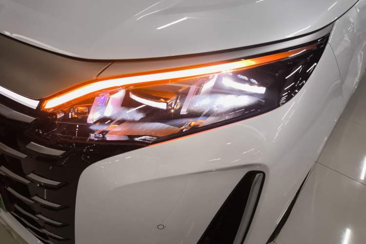 Used BYD Xia 2025 DM-i 1.5T 180km Excellence Model Left Front Headlight