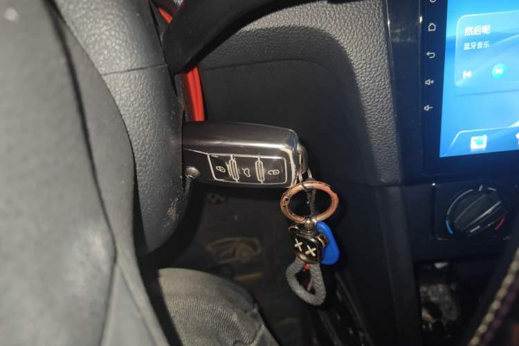 Used Volkswagen Santana 2015 1.6L Manual Comfort Edition Vehicle Key