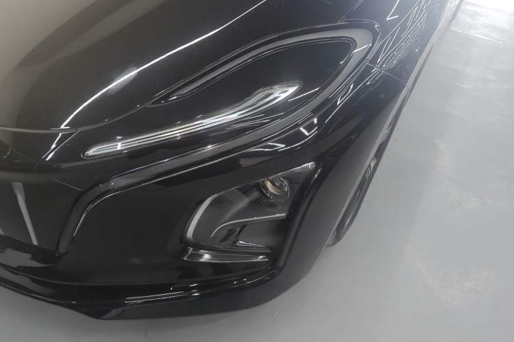 Used Hongqi E-QM5 2023 Base Travel Edition