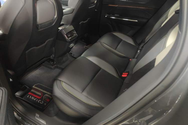 Used Lynk & Co 05 2023 2.0TD Two-Wheel Drive Shine Halo
