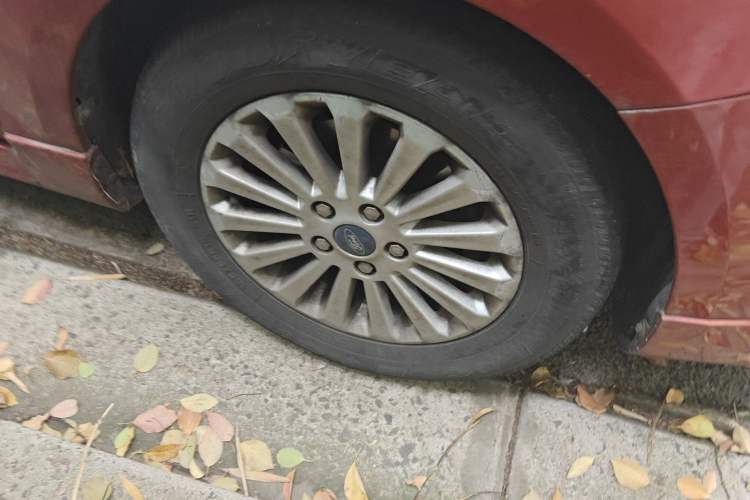 Used Ford Focus 2013 Hatchback Classic 1.8L Automatic Fashion Edition