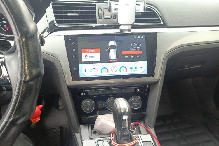 Used Volkswagen Lamando 2015 280TSI DSG Comfort Edition Audio And AC Panel