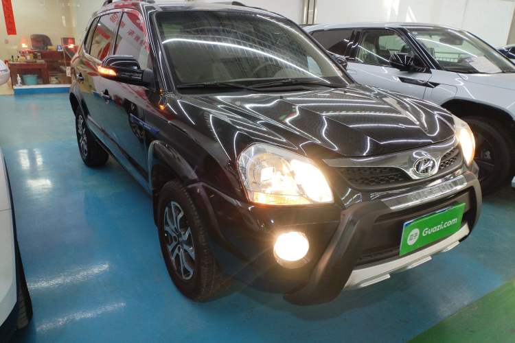 Used Hyundai Tucson 2013 2.0L Manual Two-Wheel Drive Fashion Edition