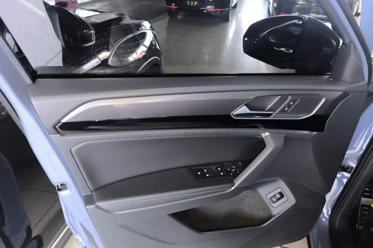 Used Volkswagen Tayron X 2020 330TSI Two-Wheel Drive Luxury Smart Connectivity Version