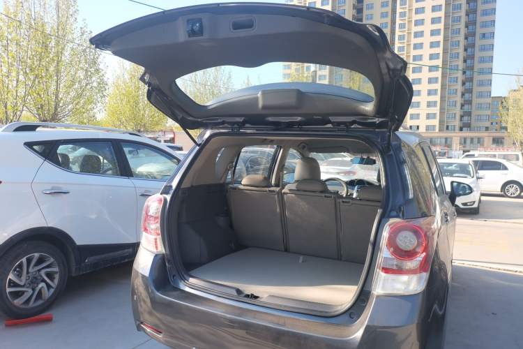 Used Toyota Verso 2014 Starlight 180E CVT Elite Edition