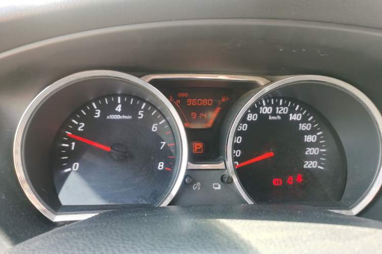 Used Nissan Livina 2015 1.6XE CVT Comfort Edition Odometer Close Up