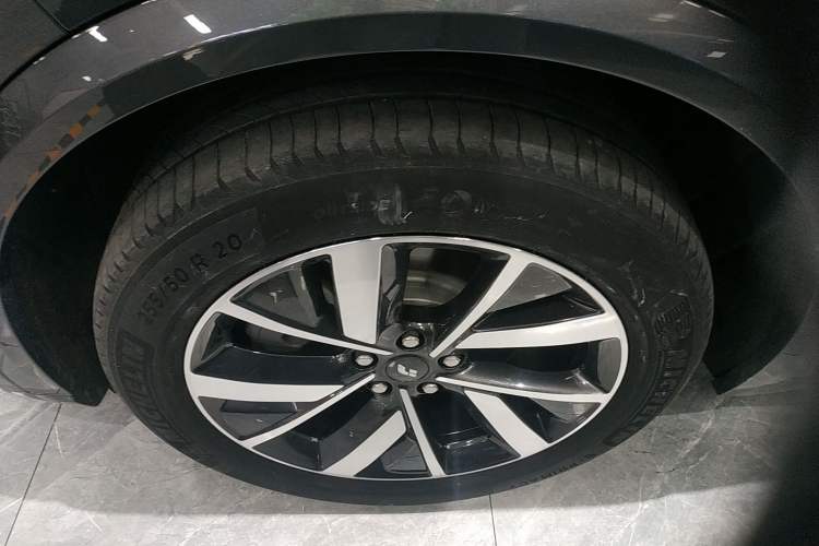 Used Li Auto L8 2023 Air model Left Front Wheel Hub