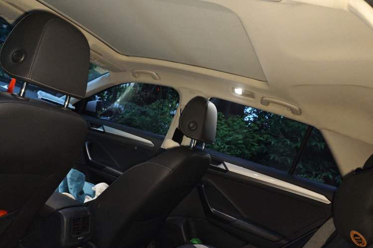 Used Volkswagen T-ROC 2019 230TSI DSG Two-Wheel-Drive Advanced Version China VI Standard