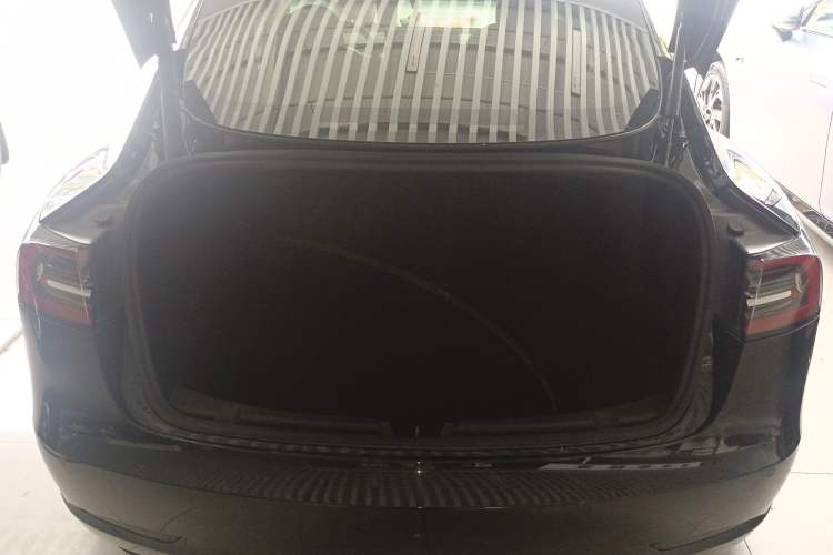 Used Tesla Model 3 2022 Performance High-Performance All-Wheel-Drive Version Trunk