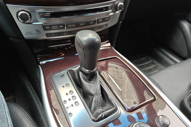 Used Infiniti Q70 2015 Q70L 2.5L Elite Edition Gear Lever