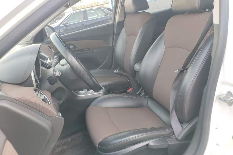 Used Chevrolet Cruze 2013 Hatchback 1.6L Automatic Luxury Model Left Front Seat