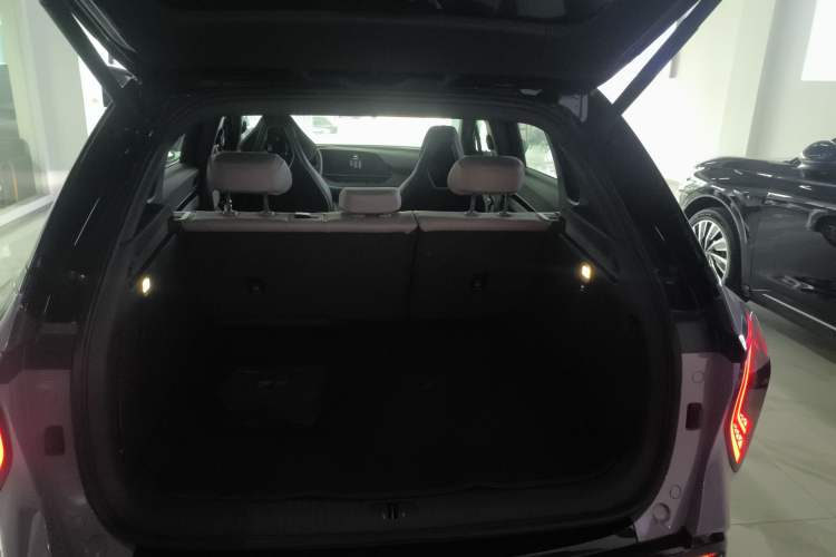 Used Hongqi Tiangong 08 2025 680 Ultra Four-Wheel-Drive Version Trunk