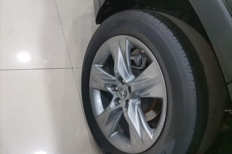 Used Toyota Highlander 2018 2.0T Two-Wheel-Drive Luxury Edition 7 Seats Emission Standard China V Exterior 5