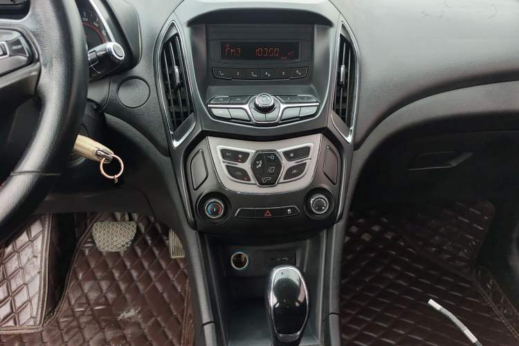 Used Chery Arrizo 5 2017 1.5L CVT Trendsetting Edition Audio And AC Panel