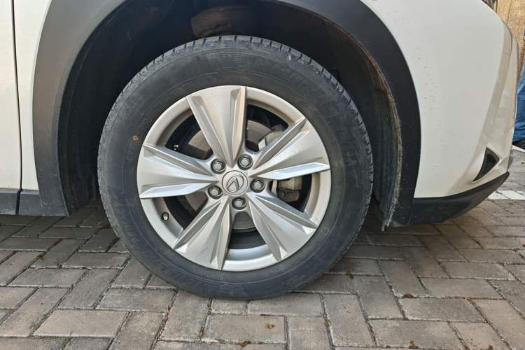 Used Lexus UX 2020 260h Explore-Cool Edition Right Front Wheel Hub