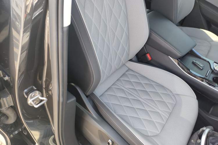 Used Volkswagen Tavendor 2023 380TSI Four-Wheel Drive R-Line Cruise Edition Right Front Seat