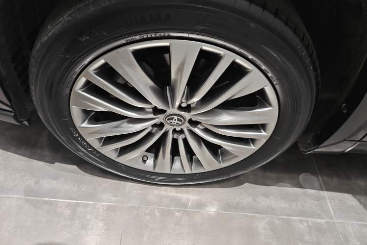 Used Toyota Highlander 2022 Dual-Engine 2.5L Four-Wheel Drive Prestige Version 7 Seats
